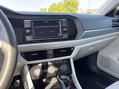 Used 2024 Volkswagen Jetta SE w/ Panoramic Sunroof Package FWD image 20