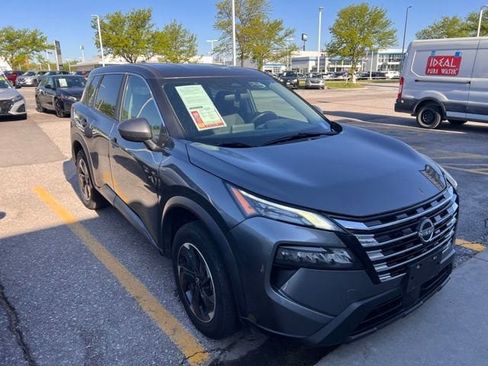 Used 2025 Nissan Rogue SV AWD/4WD image 1