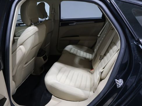 Used 2014 Ford Fusion SE image 18