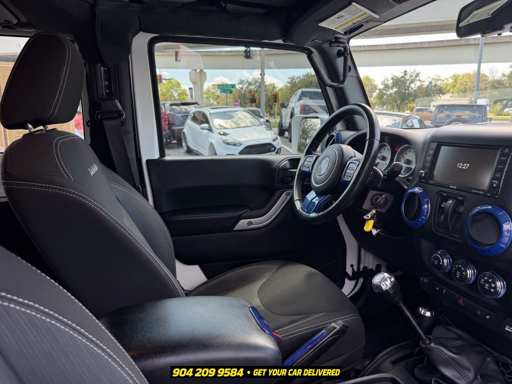 Used 2016 Jeep Wrangler Sahara w/ Connectivity Group AWD/4WD image 32