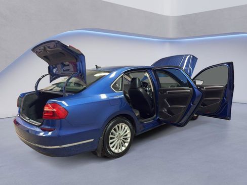 Used 2016 Volkswagen Passat 1.8T SE image 12