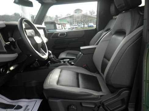 Used 2024 Ford Bronco Big Bend w/ Sasquatch Package image 16