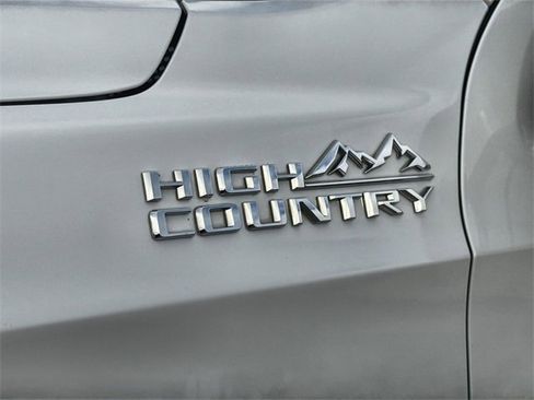 Certified 2022 Chevrolet Tahoe High Country w/ Premium Package image 31