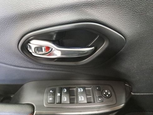 Certified 2022 Jeep Cherokee Trailhawk image 28