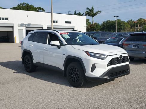 Used 2024 Toyota RAV4 XLE w/ Convenience Package FWD image 1