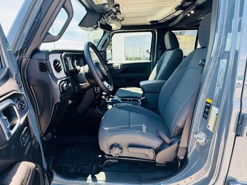 New 2026 Jeep Wrangler Unlimited Sahara w/ Technology Group AWD/4WD image 14