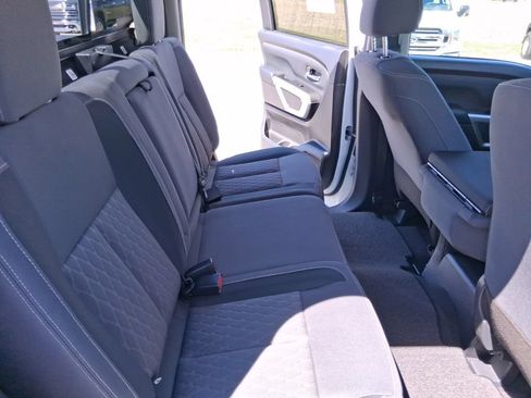 Used 2022 Nissan Titan SV RWD image 23
