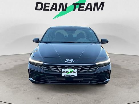 Certified 2025 Hyundai Elantra SEL w/ Cargo Package image 3