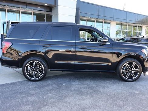 Used 2021 Ford Expedition Limited RWD image 10