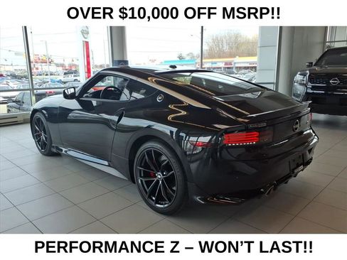 Used 2024 Nissan Z Performance w/ Floor Mat Package RWD image 6