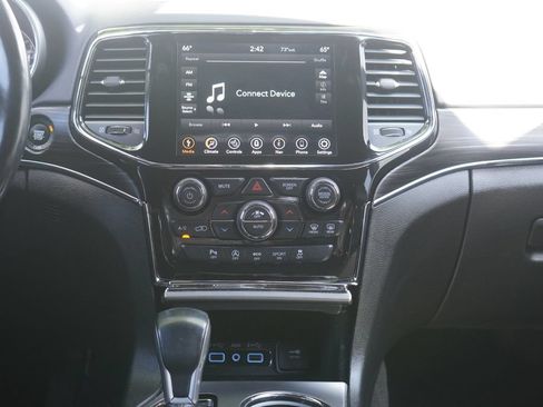 Used 2021 Jeep Grand Cherokee Limited w/ Premium Lighting Group AWD/4WD image 24