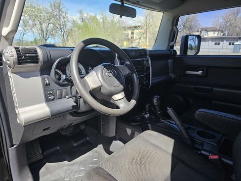 Used 2007 Toyota FJ Cruiser 4WD image 10