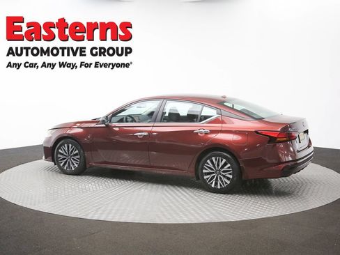 Used 2024 Nissan Altima 2.5 SV FWD image 60
