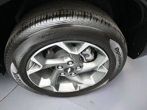 Used 2025 Chevrolet Trax LT w/ LT Convenience Package FWD image 15