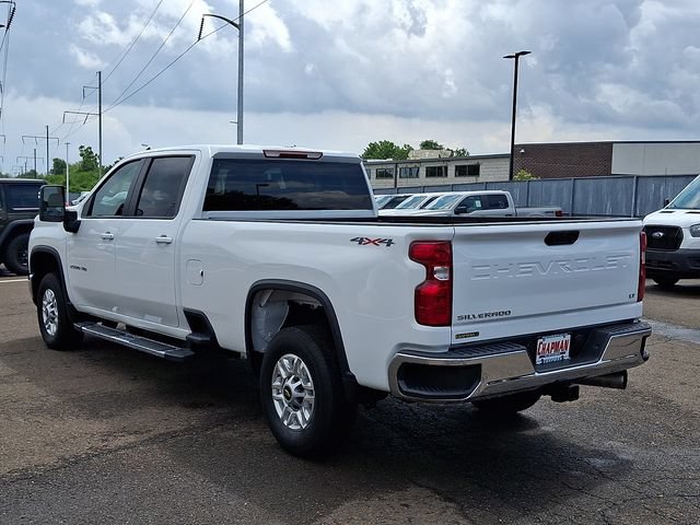 Used 2025 Chevrolet Silverado 2500 LT w/ Convenience Package AWD/4WD image 4