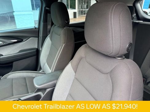 Used 2023 Chevrolet TrailBlazer LT FWD image 15