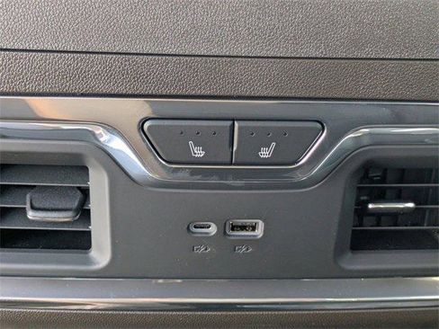 New 2025 GMC Sierra 2500 Denali w/ Denali Reserve Package image 16