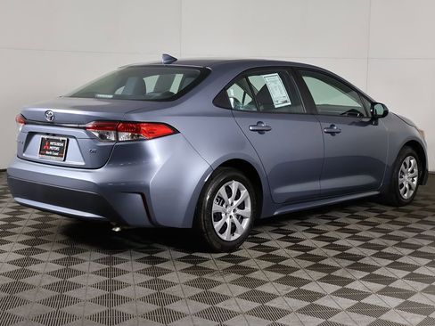 Used 2022 Toyota Corolla LE FWD image 7