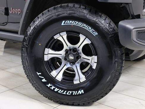 Used 2021 Jeep Wrangler Unlimited Rubicon AWD/4WD image 13