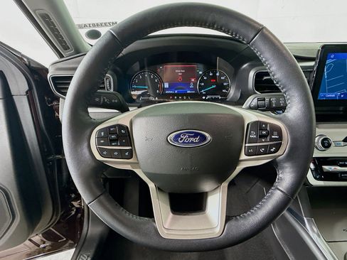 Used 2023 Ford Explorer XLT w/ Equipment Group 202A image 11