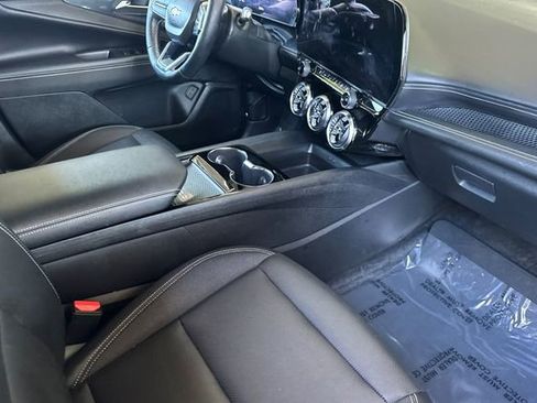 Used 2024 Chevrolet Blazer EV LT AWD/4WD image 19