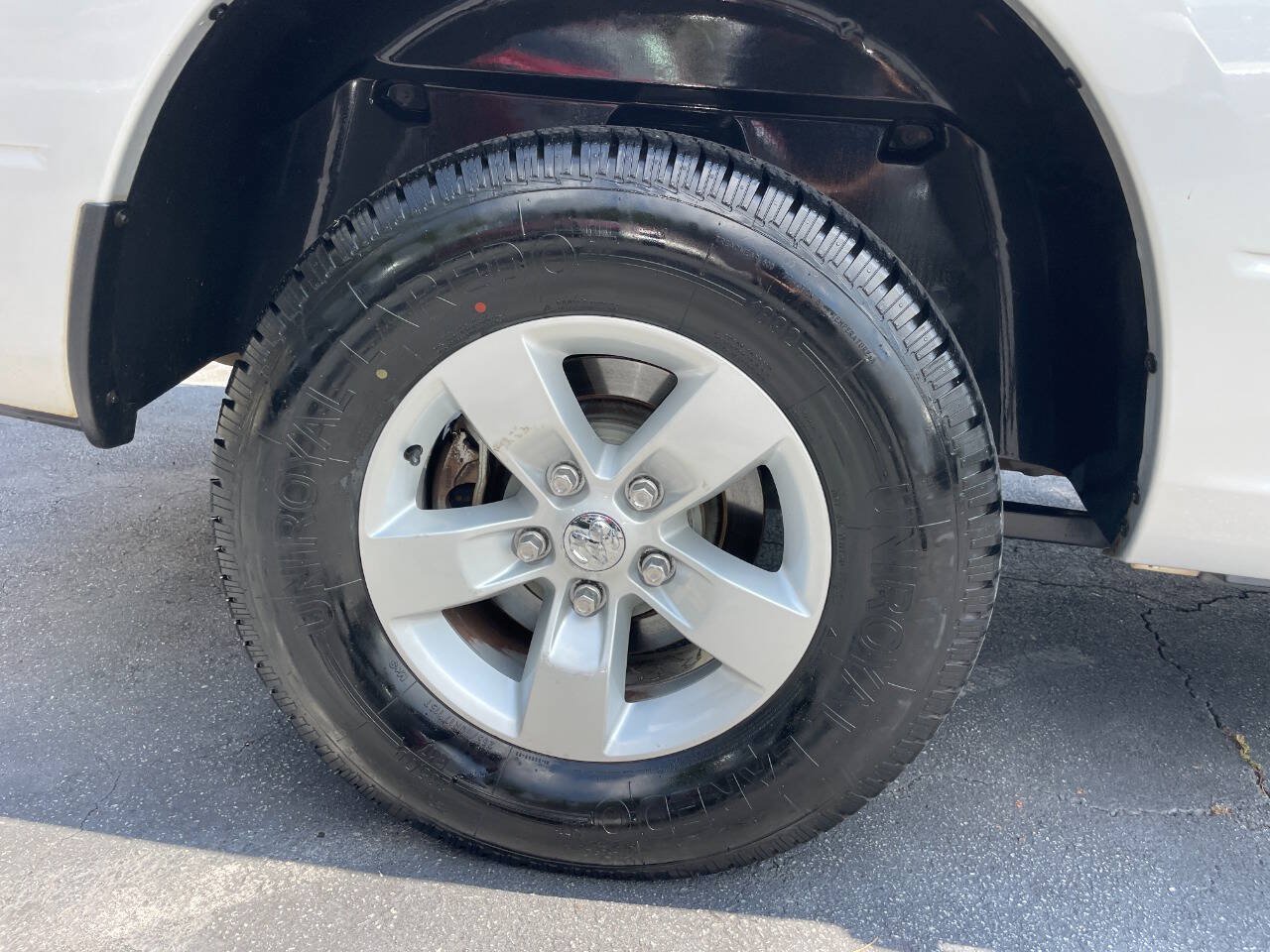 Used 2017 RAM 1500 Express w/ Express Value Package RWD image 24
