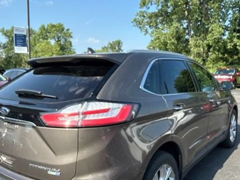 Used 2019 Ford Edge Titanium AWD/4WD image 7