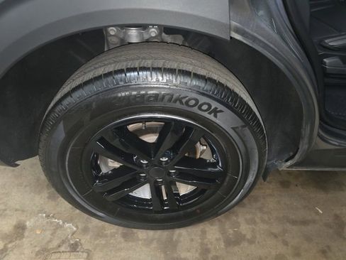 Used 2023 Ford Explorer XLT w/ Equipment Group 202A image 9