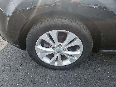 Used 2014 Kia Soul + FWD image 9