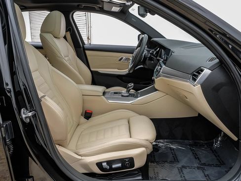 Used 2019 BMW 330i Sedan w/ M Sport Package RWD image 36