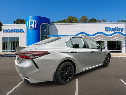 Used 2024 Toyota Camry SE image 8