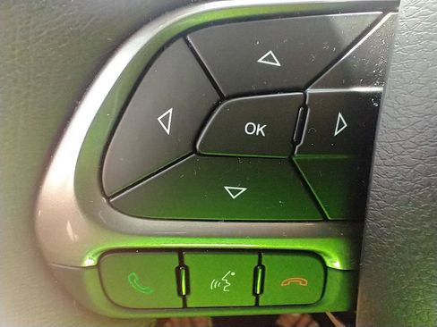 Used 2022 Jeep Renegade Limited image 27