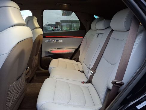 Used 2026 Genesis GV70 2.5T Advanced image 10