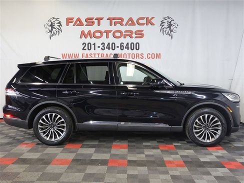 Used 2020 Lincoln Aviator Reserve w/ Equipment Group 201A image 6