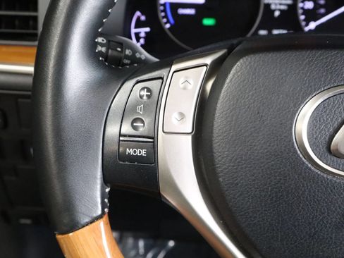 Used 2015 Lexus ES 300h image 25