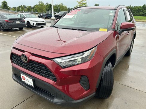 Certified 2025 Toyota RAV4 XLE AWD/4WD image 3