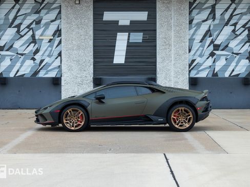 Used 2024 Lamborghini Huracan Sterrato AWD/4WD image 7