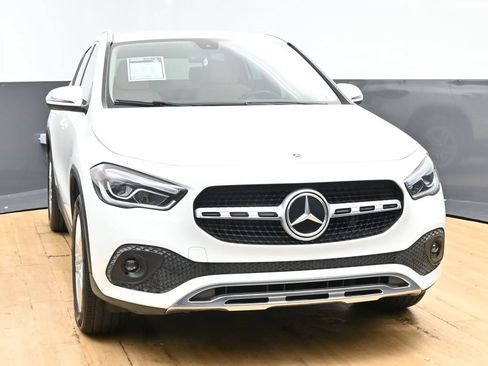 Used 2022 Mercedes-Benz GLA 250 w/ Premium Package Lite image 5