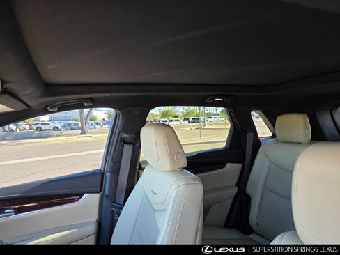 Used 2018 Cadillac XT5 Luxury w/ Driver Awareness Package image 14