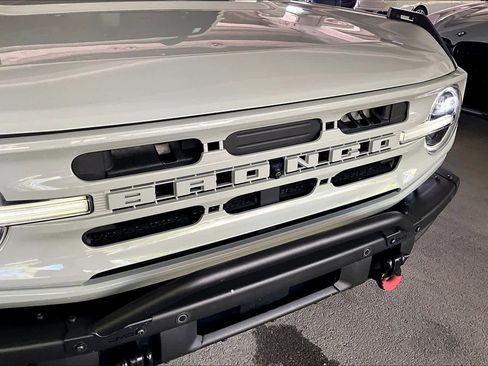 Used 2022 Ford Bronco Outer Banks w/ Sasquatch Package AWD/4WD image 43