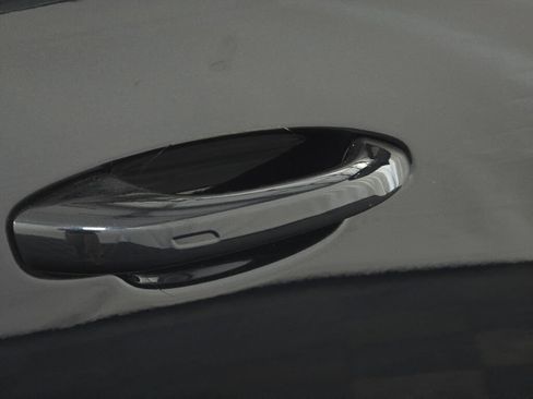 Certified 2025 Porsche Cayenne Coupe AWD/4WD image 32