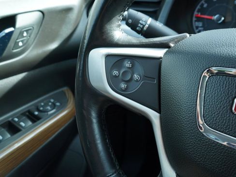 Used 2019 GMC Acadia SLE FWD image 23
