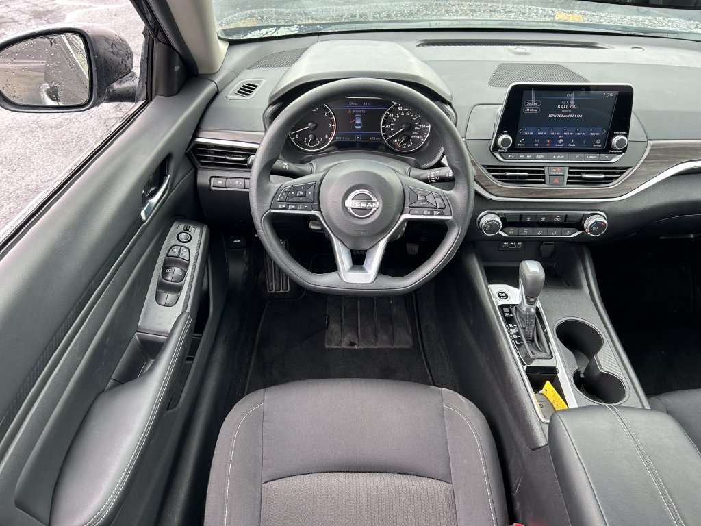 Used 2025 Nissan Altima 2.5 SV FWD image 26