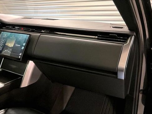 Certified 2024 Land Rover Range Rover SE AWD/4WD image 25