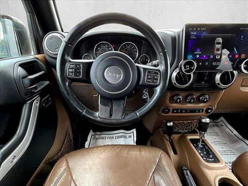 Used 2017 Jeep Wrangler Unlimited Sahara w/ Connectivity Group AWD/4WD image 7