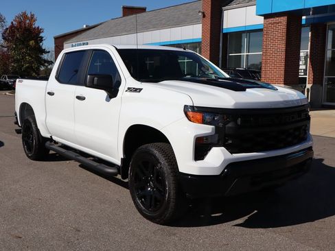 Used 2025 Chevrolet Silverado 1500 Custom Trail Boss w/ Turbomax Blackout Package image 4