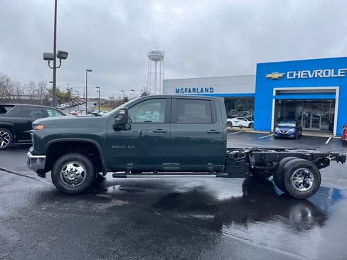 New 2026 Chevrolet Silverado 3500 LT w/ Convenience Package image 2