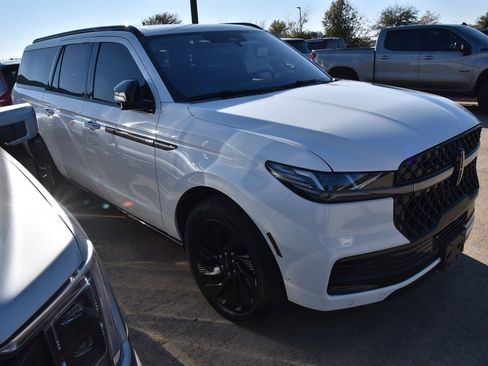 Used 2025 Lincoln Navigator L Reserve w/ Jet Appearance Package image 5