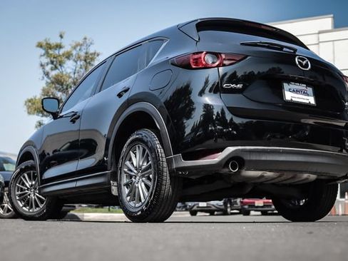 Used 2017 MAZDA CX-5 Touring FWD image 2