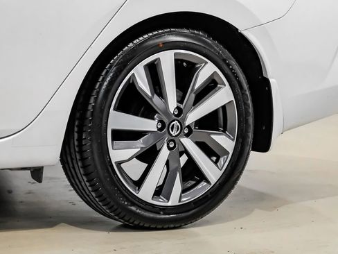 Used 2020 Nissan Versa SR w/ Convenience Package FWD image 56